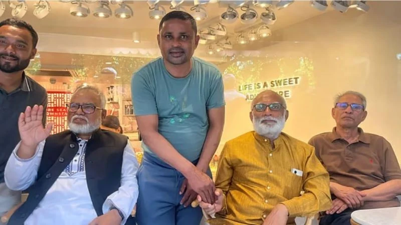 ১০ মাস পর প্রকাশ্যে শ ম রেজাউল করিম, লন্ডনে একঝাঁক আওয়ামী লীগ নেতার উপস্থিতি